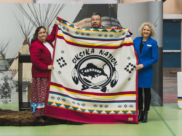 Blanket ceremonial gift