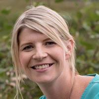 Jennifer Hewitt, BN'04